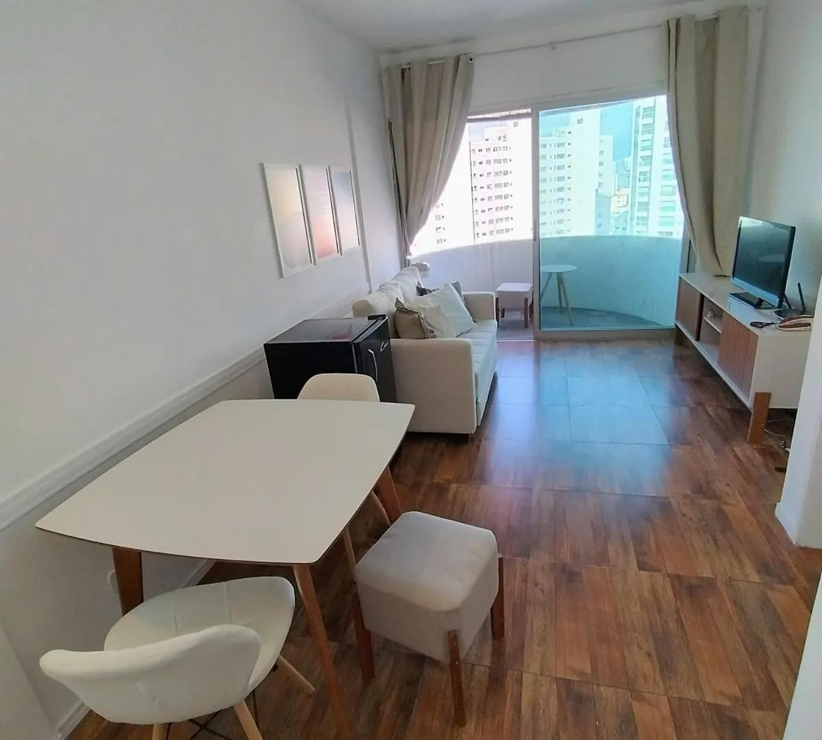 Lindo Flat Terraco Garagem Metro Liberdade Paraiso 圣保罗 公寓